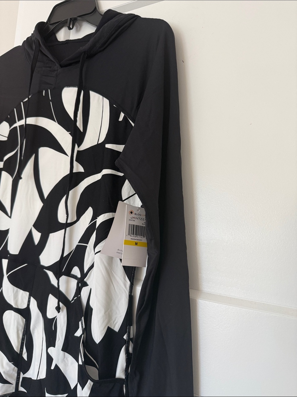 Jantzen Black and White Hooded Swim Coverup - Picture 3 of 6